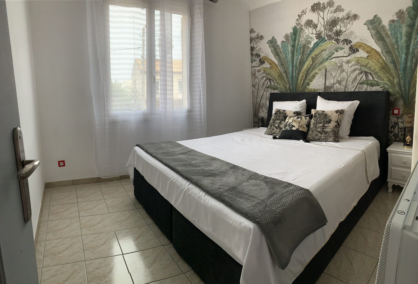 Chambre de maison disponible comme décor pour tournage à Agde