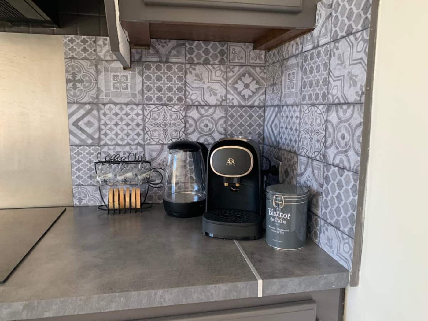 Coin café d'une cuisine équipée dans une maison à Agde
